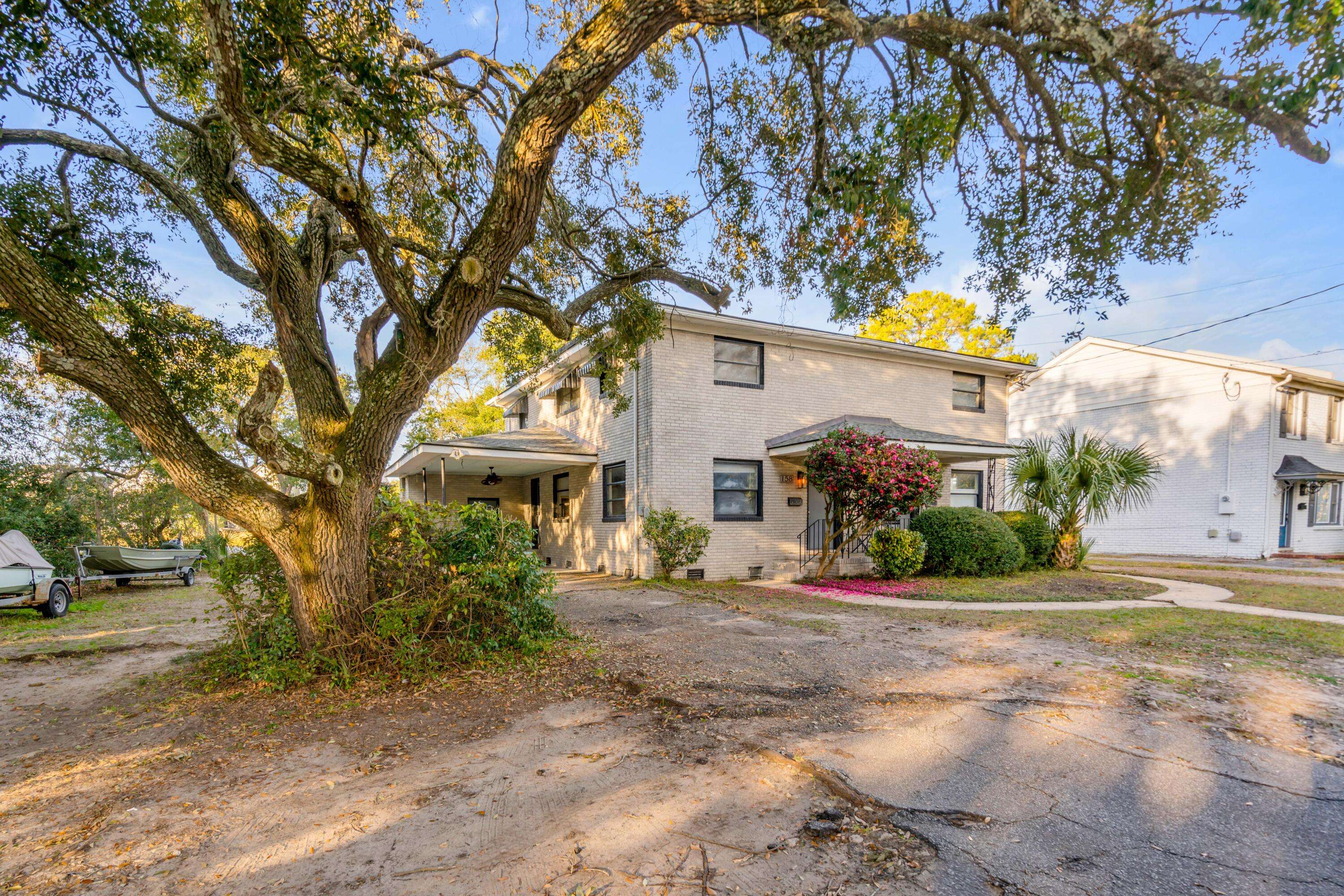 Charleston, SC 29403,158 Gordon St
