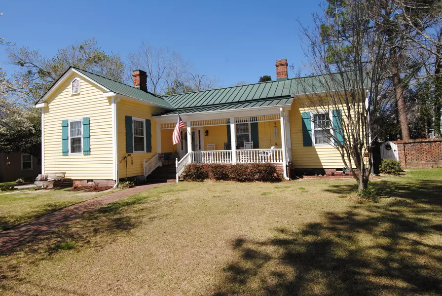 106 W Church St, Kingstree, SC 29556