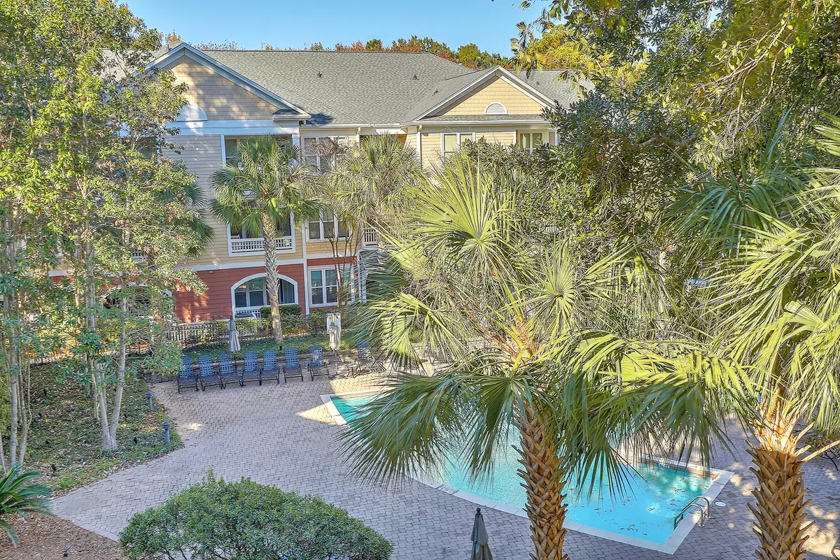 Daniel Island, SC 29492,600 Bucksley Ln #307