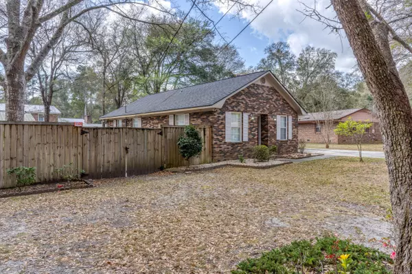 Walterboro, SC 29488,215 Oak Cir