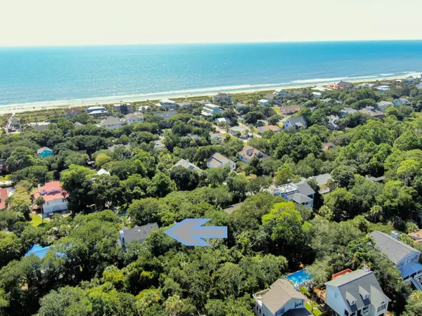 Folly Beach, SC 29439,306 W Hudson Ave