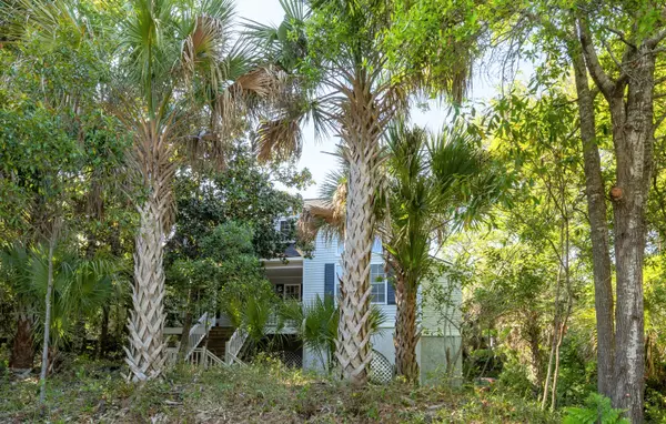 Folly Beach, SC 29439,306 W Hudson Ave