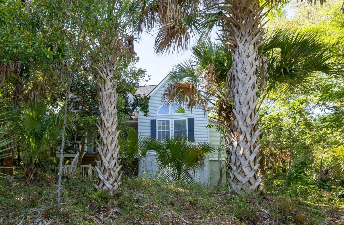 Folly Beach, SC 29439,306 W Hudson Ave