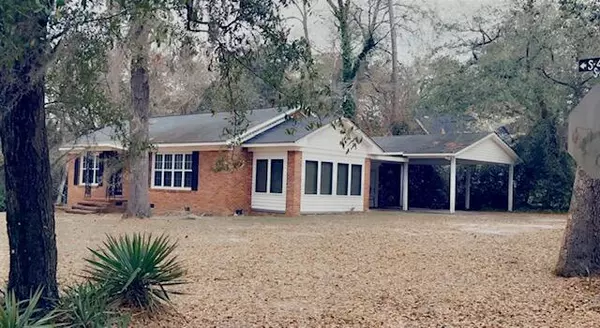 900 Woodland Dr, Kingstree, SC 29556