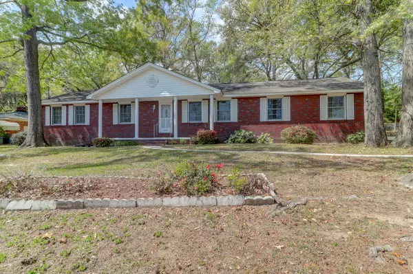 1214 Redeemer Dr, Hanahan, SC 29410