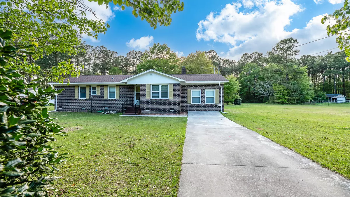 Moncks Corner, SC 29461,324 W End Dr