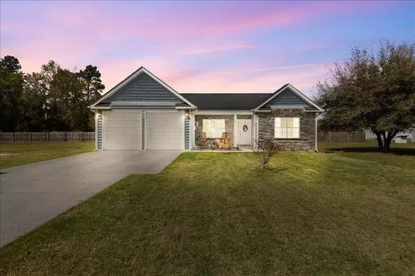 206 New Iris Ln, Ridgeville, SC 29472