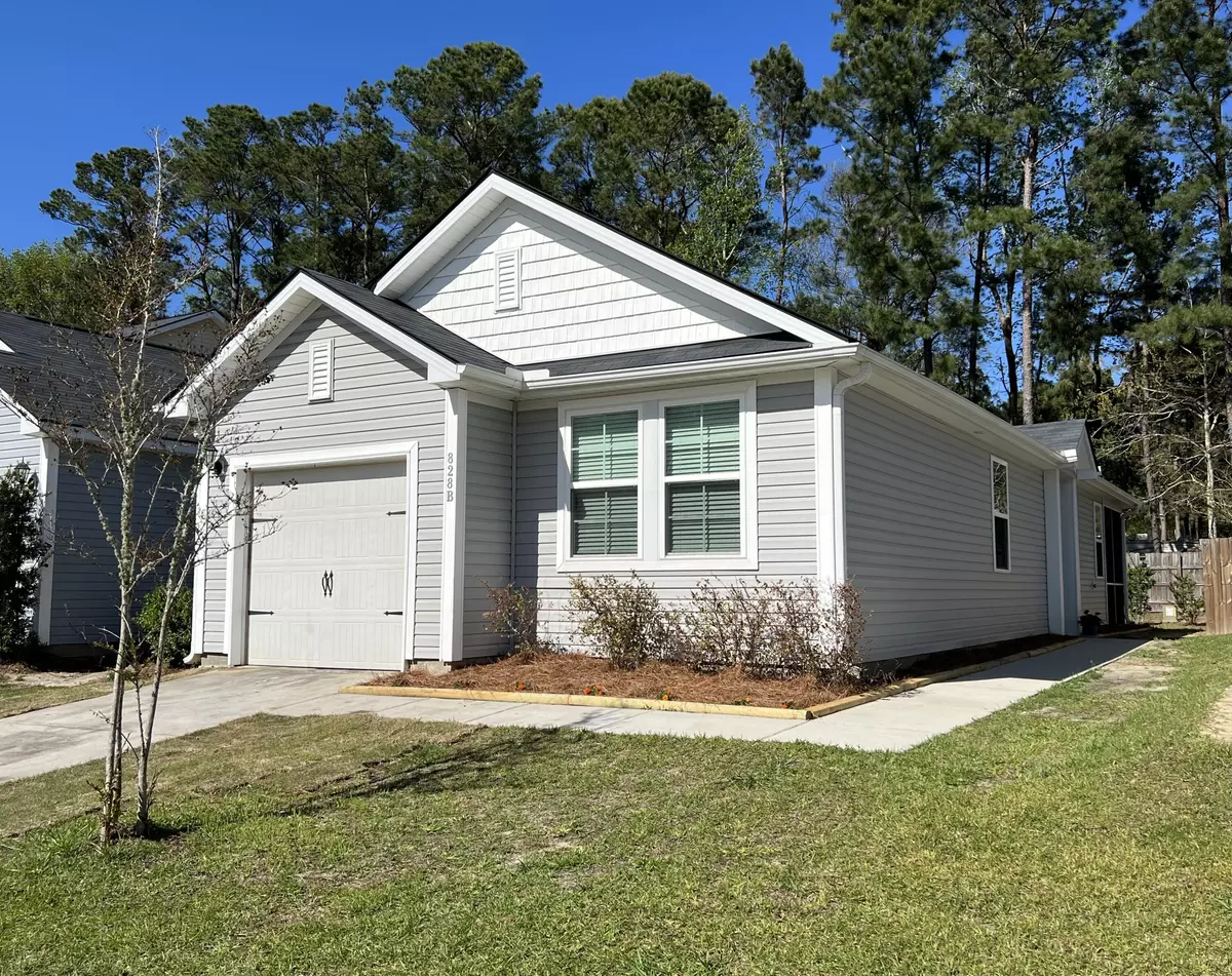 Ladson, SC 29456,828 Winthrop St #B