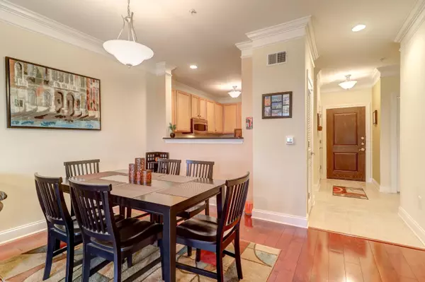 Charleston, SC 29401,2244 Ashley Crossing Dr #1133