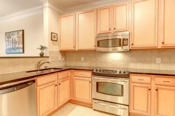 Charleston, SC 29401,2244 Ashley Crossing Dr #1133