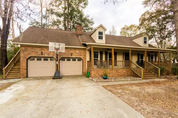 208 Glebe Rd, Summerville, SC 29485