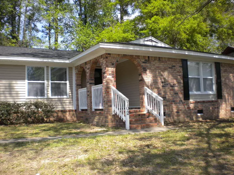 102 Labrador Dr, Ladson, SC 29456