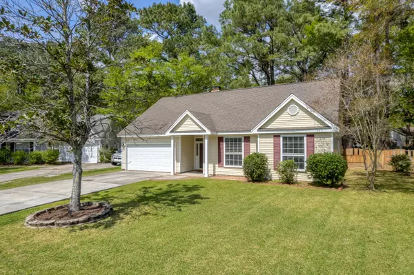 102 Candover Ct, Summerville, SC 29486