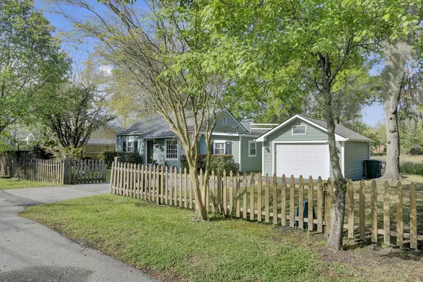 303 Canterbury Rd, Charleston, SC 29407