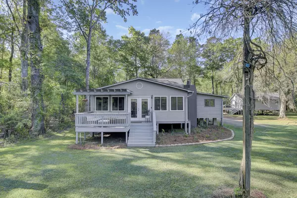 384 Shoofly Rd, Ridgeville, SC 29472