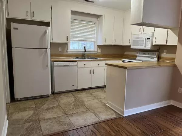 Summerville, SC 29485,102 Dana Ct