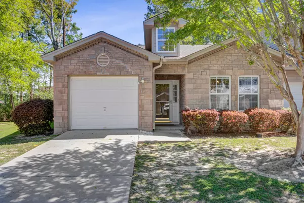 Summerville, SC 29485,105 Sunny Side Way