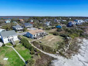 811 E Arctic Ave, Folly Beach, SC 29439