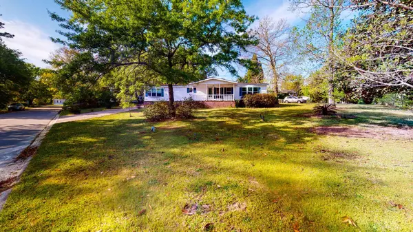 323 E Poplar Branch Dr, Moncks Corner, SC 29461