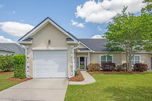 9138 Woodcreek Ct, North Charleston, SC 29406