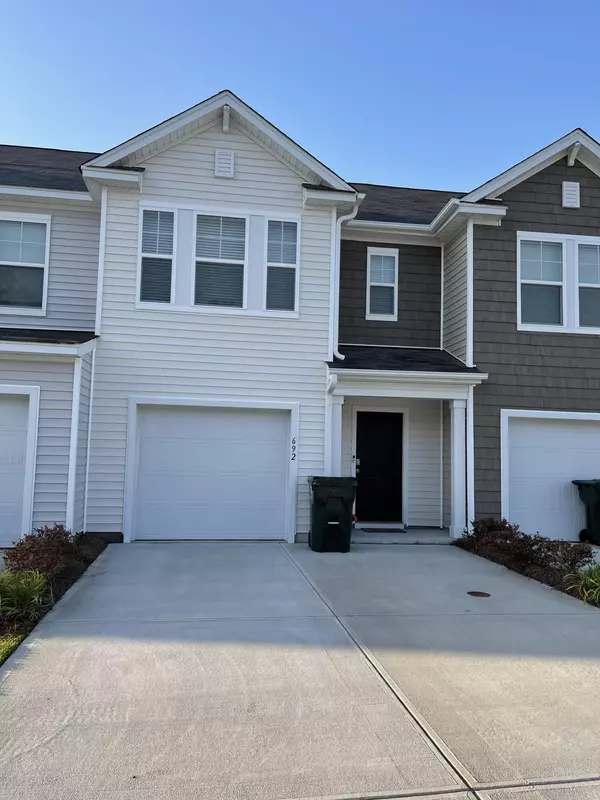 692 Hilchot Dr, Summerville, SC 29486