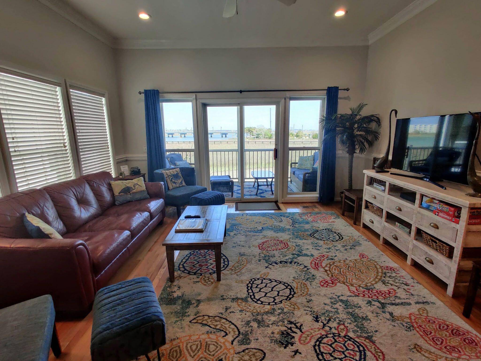 Folly Beach, SC 29439,106 W 2nd St