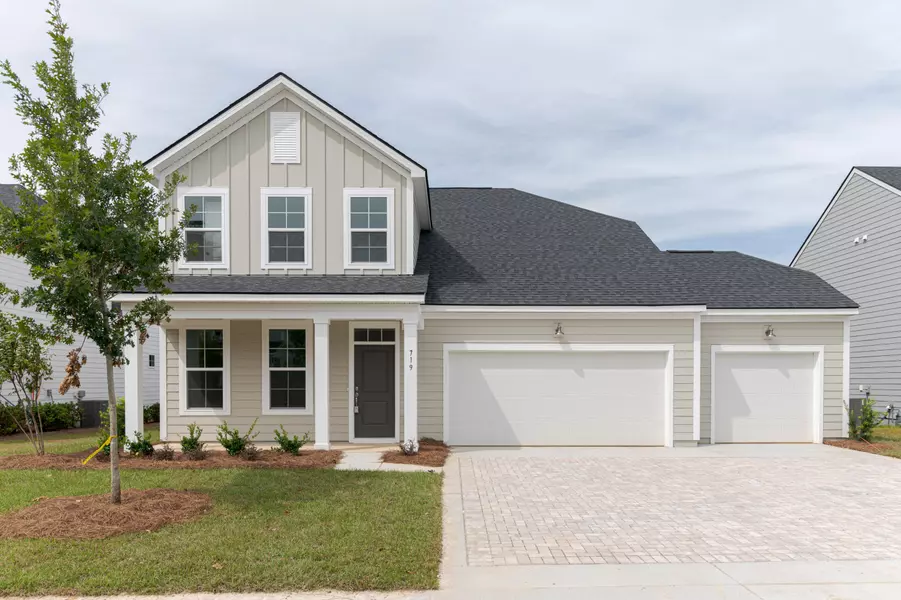 719 S Pointe Blvd, Summerville, SC 29483