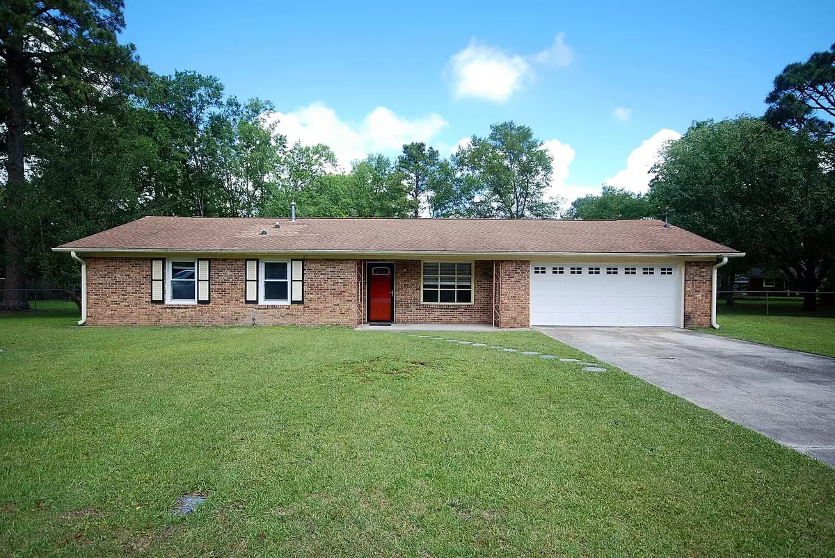 Summerville, SC 29483,104 Forest Ct