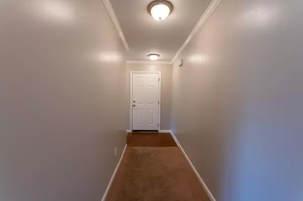 Hanahan, SC 29410,208 Sherwood Ct