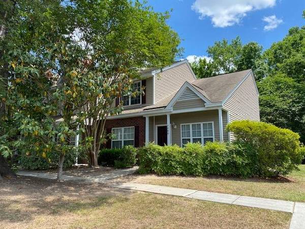 7900 Shadow Oak Dr, North Charleston, SC 29406