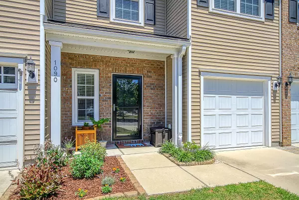 1090 Bennington Dr, Charleston, SC 29492