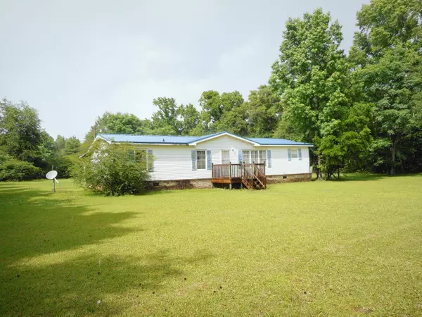 148 Finlay Ln, Cottageville, SC 29435