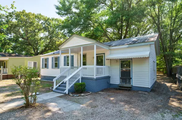 2620 Seymour Ave, North Charleston, SC 29405