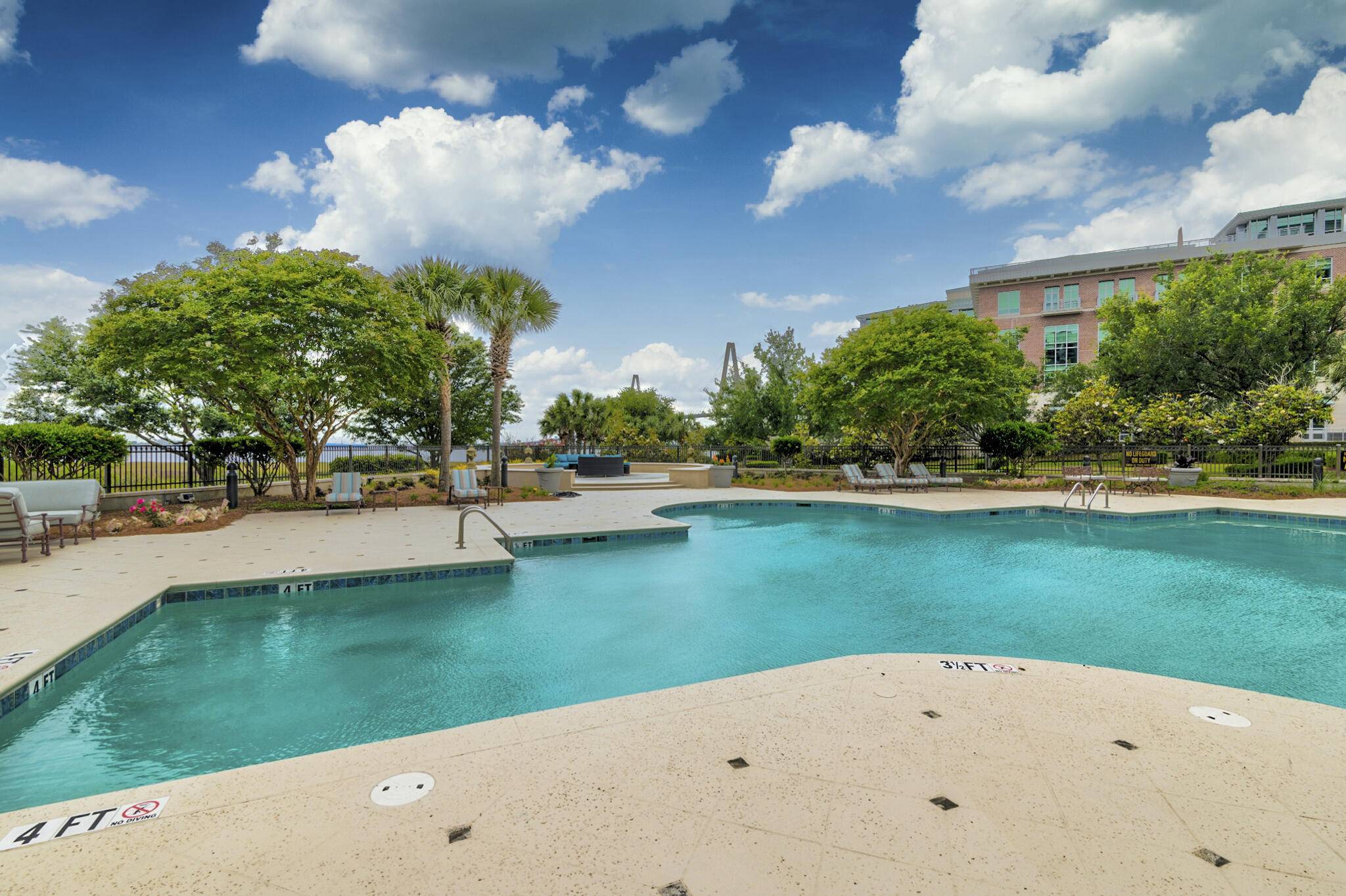 Mount Pleasant, SC 29464,144 N Plaza Ct #304