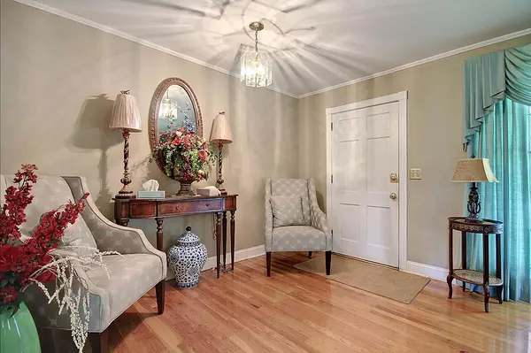 Hanahan, SC 29410,5905 Murray Dr