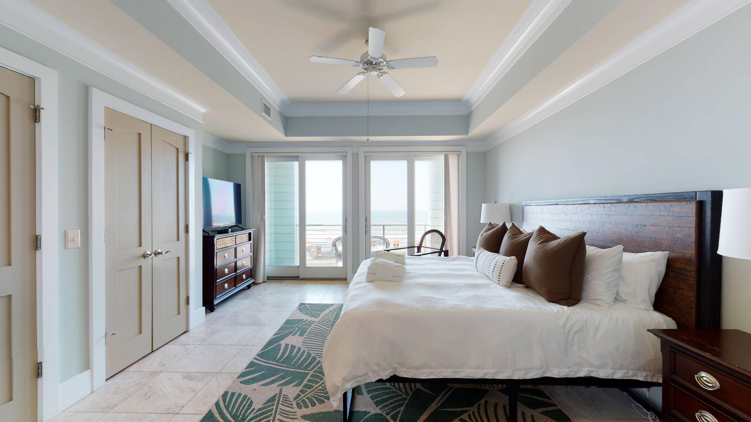 Folly Beach, SC 29439,113 E Arctic Ave #B