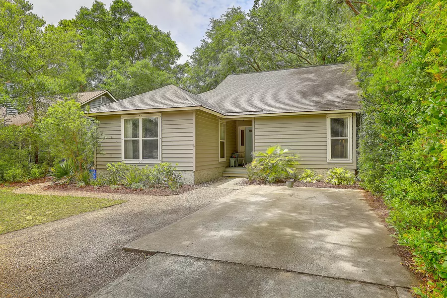 1502 Ketch Ct, Mount Pleasant, SC 29464