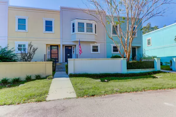 828 Colony Dr,  Charleston,  SC 29407