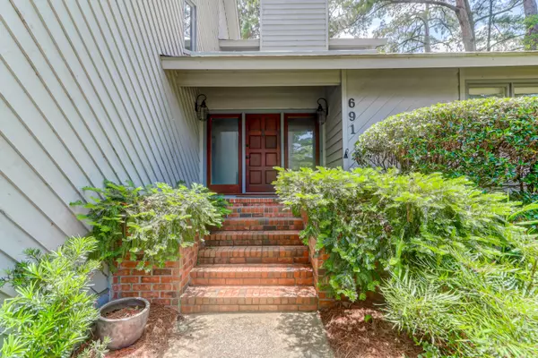 Mount Pleasant, SC 29464,691 Serotina Ct