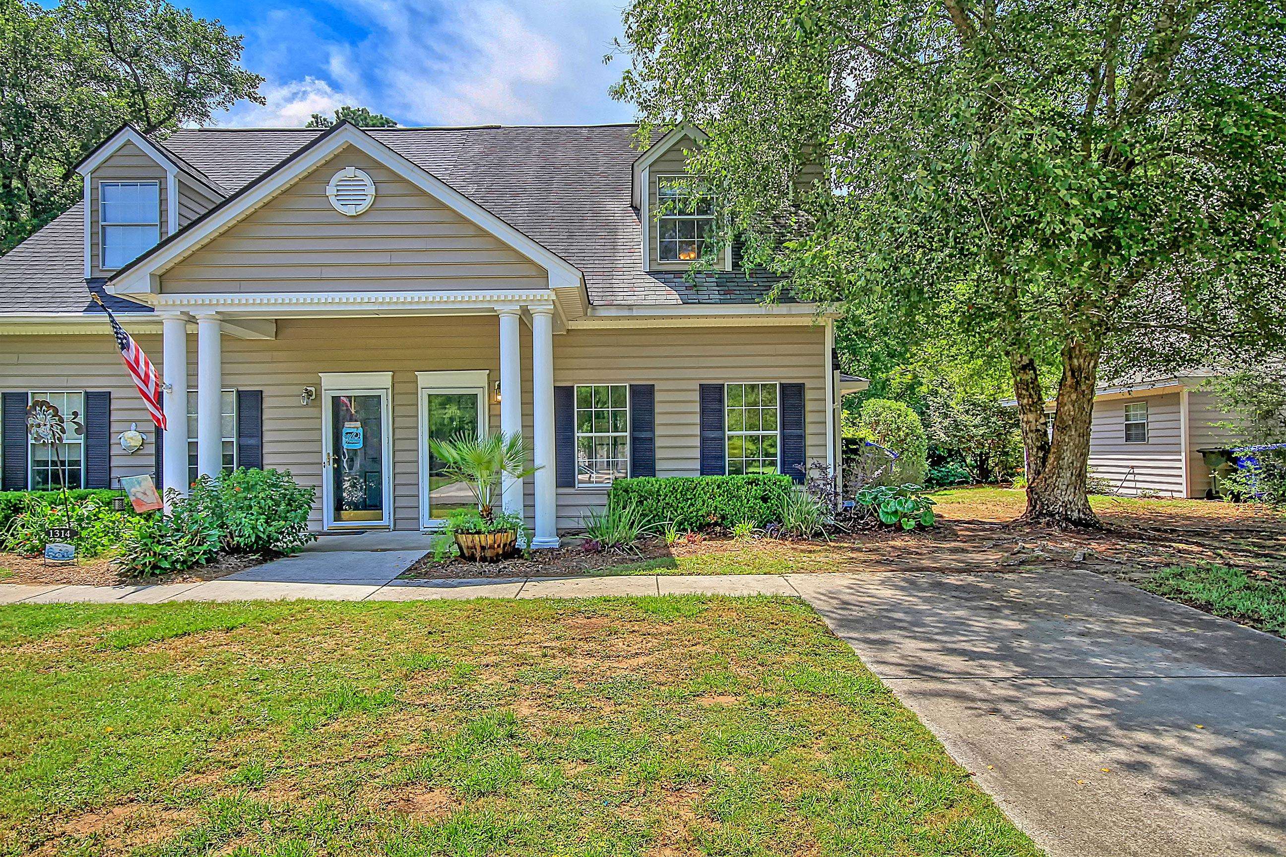 1312 Fenwick Plantation Rd, Johns Island, SC 29455