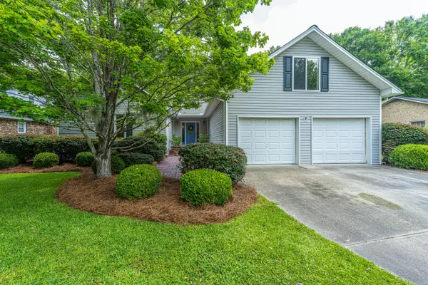 107 Ravenswood Ct, Summerville, SC 29485