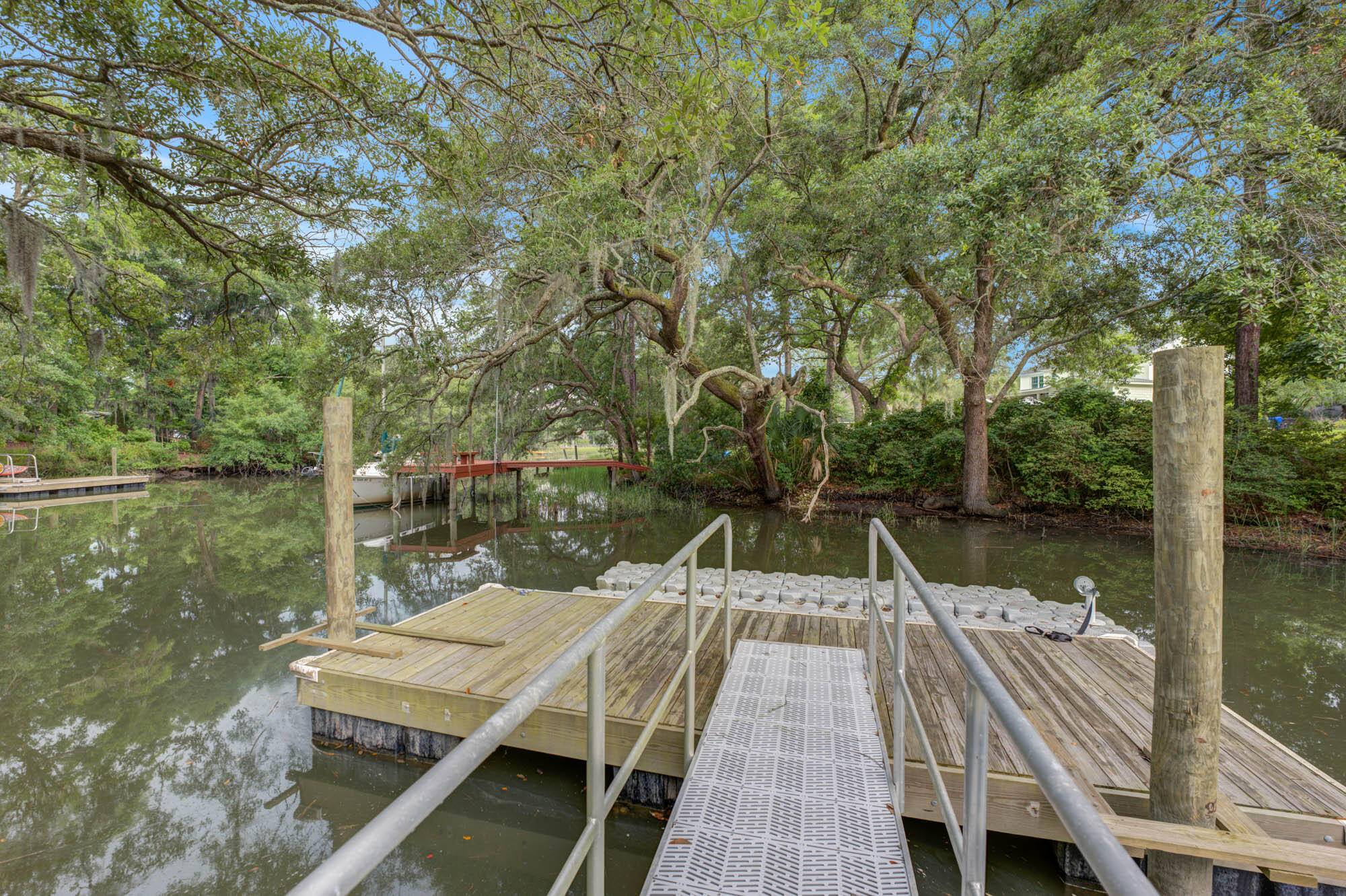 313 Hobcaw Dr, Mount Pleasant, SC 29464