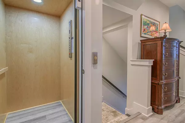 Mount Pleasant, SC 29464,541 Cooper Village Ln