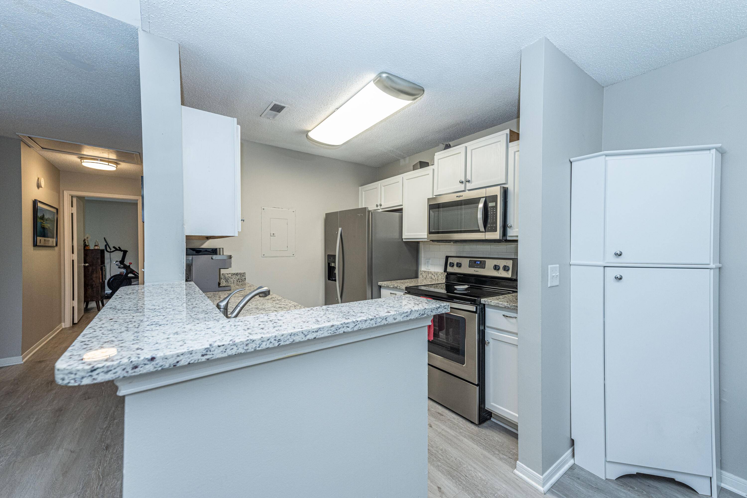 Mount Pleasant, SC 29466,2011 N Highway 17 Hwy #1500e