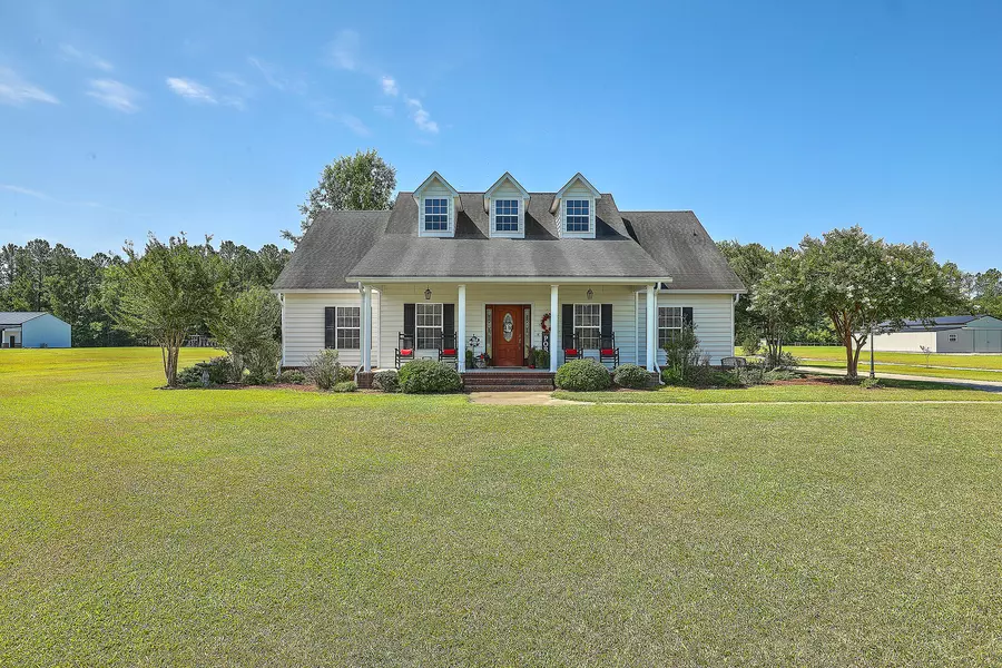 112 Mini Farm Rd, Bonneau, SC 29431