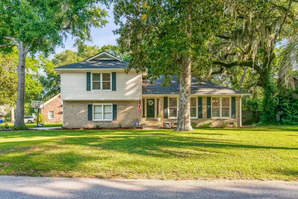 14 S Hampton Dr, Charleston, SC 29407