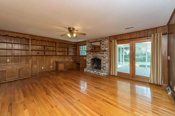 Charleston, SC 29407,1884 Boone Hall Drive