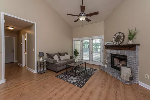 Summerville, SC 29485,113 Mapperton Ct