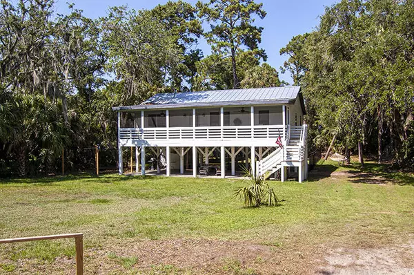 3925 Catherine St, Edisto Island, SC 29438