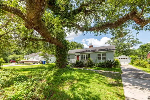 421 Wappoo Rd, Charleston, SC 29407